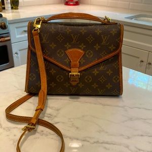 Louis Vuitton Handbag/crossbody